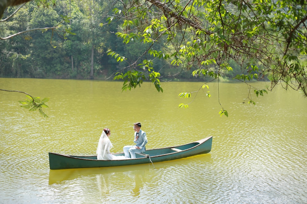 wedding couple on canoe