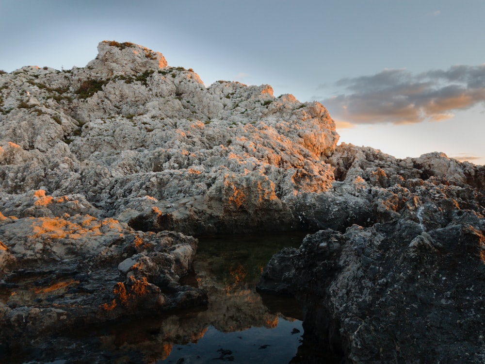 dry rock during daytime