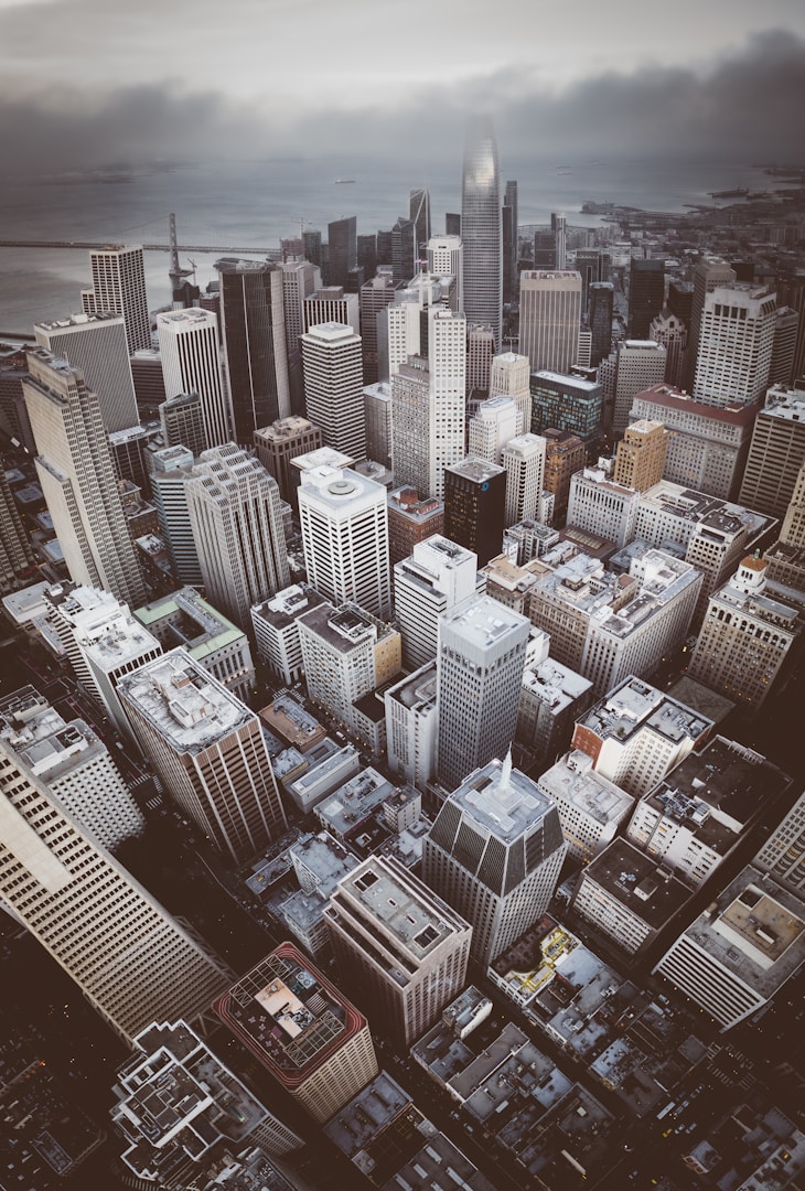 Aerial&nbsp;view&nbsp;of&nbsp;Silicon&nbsp;Valley&nbsp;at&nbsp;dusk