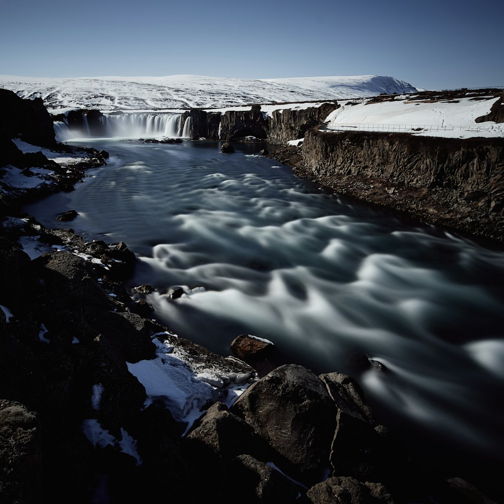 Fiume vicino a Snow Mountain