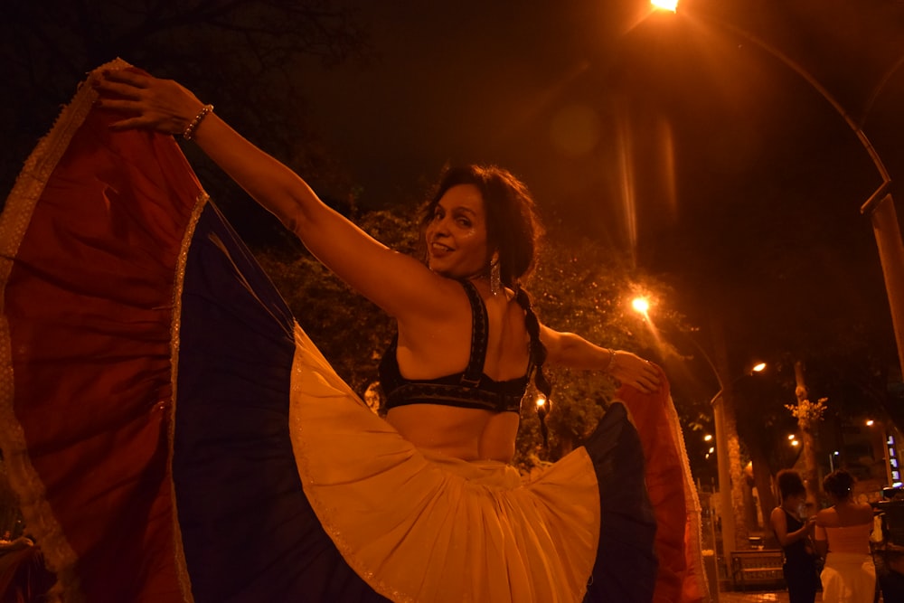 woman dancing during nighttime