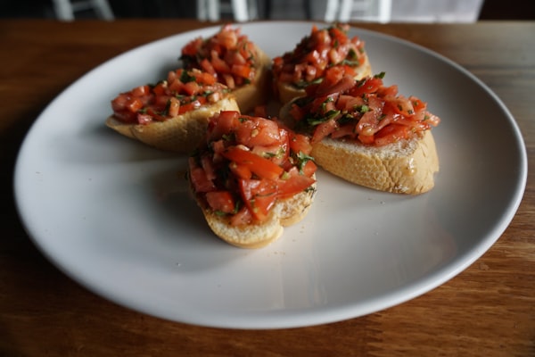 Bruschetta met Tomaat en Basilicum