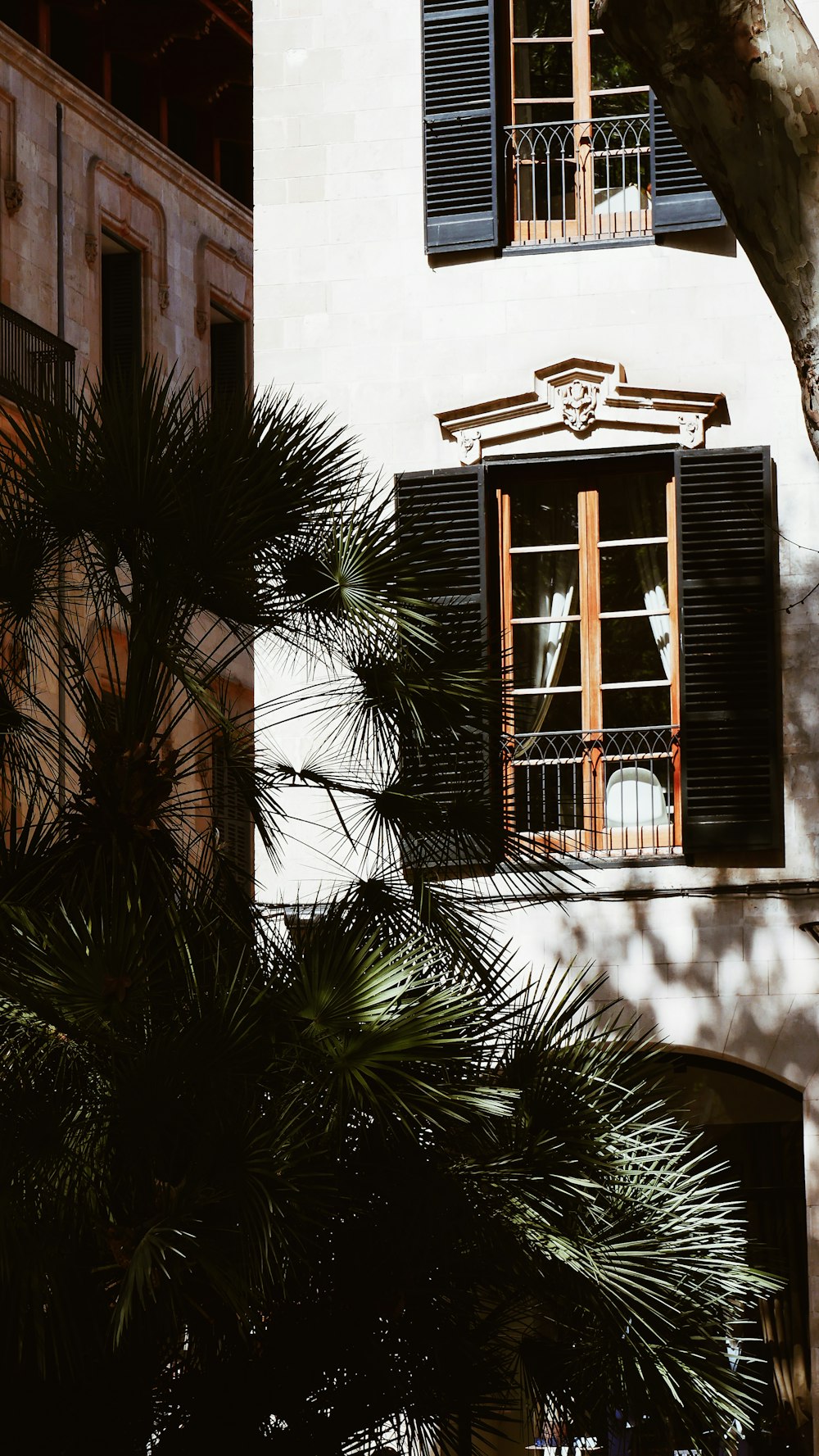 open louver window