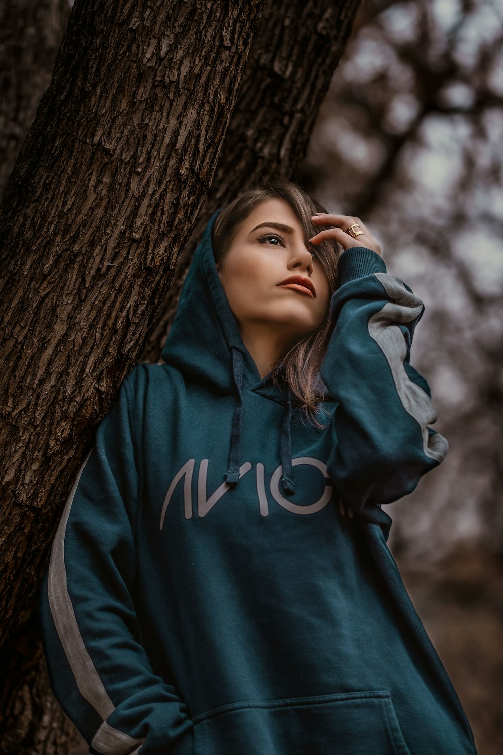 Woman In Hoodie Pictures | Download Free Images on Unsplash