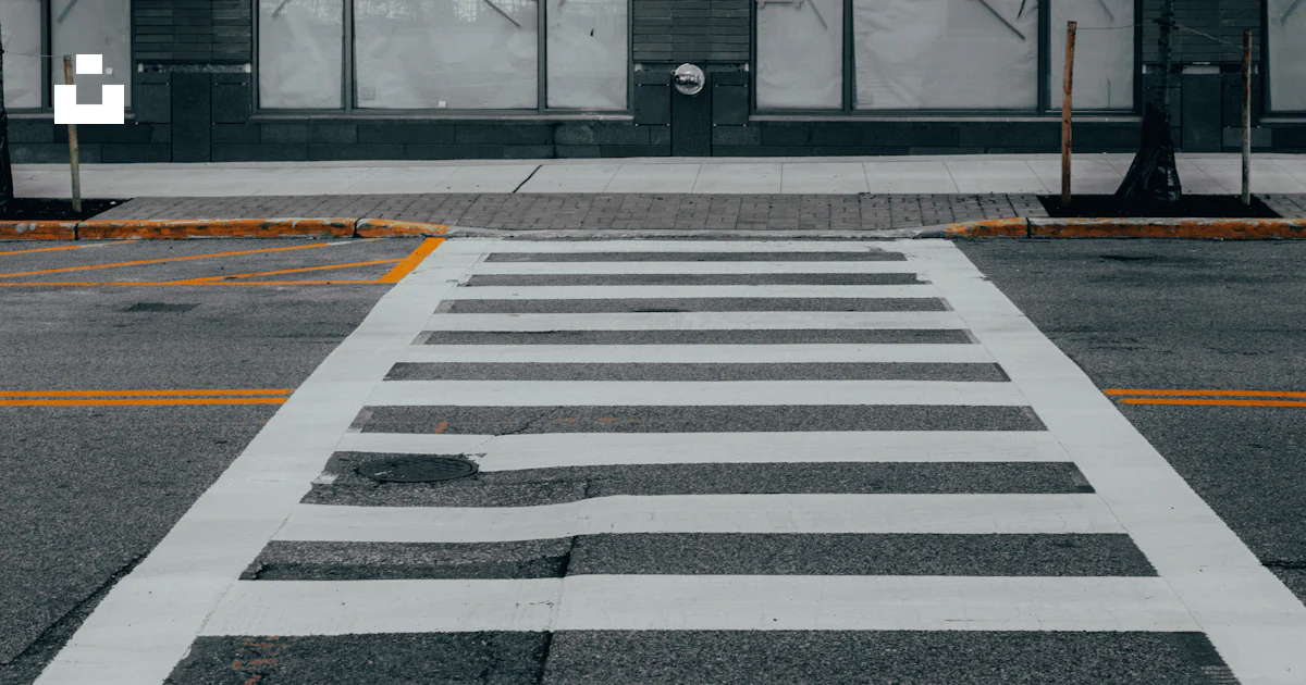 White Path Pattern White pathway photo – Free Grey Image on Unsplash
