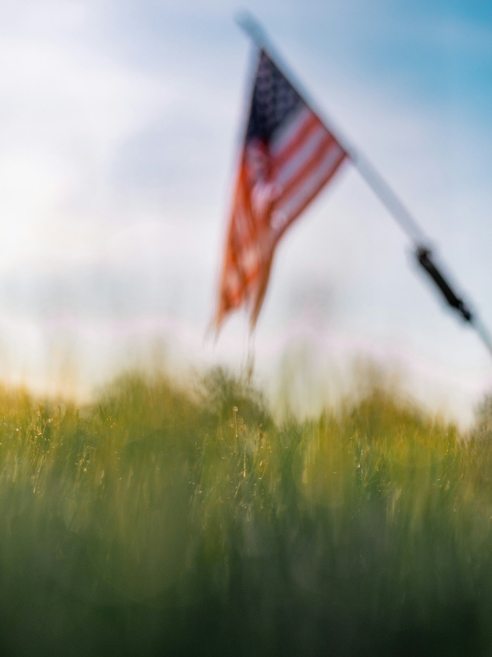 Panasonic Lumix DC-GX9 + Panasonic Lumix G 42.5mm F1.7 ASPH Power OIS sample photo. Usa flag photography