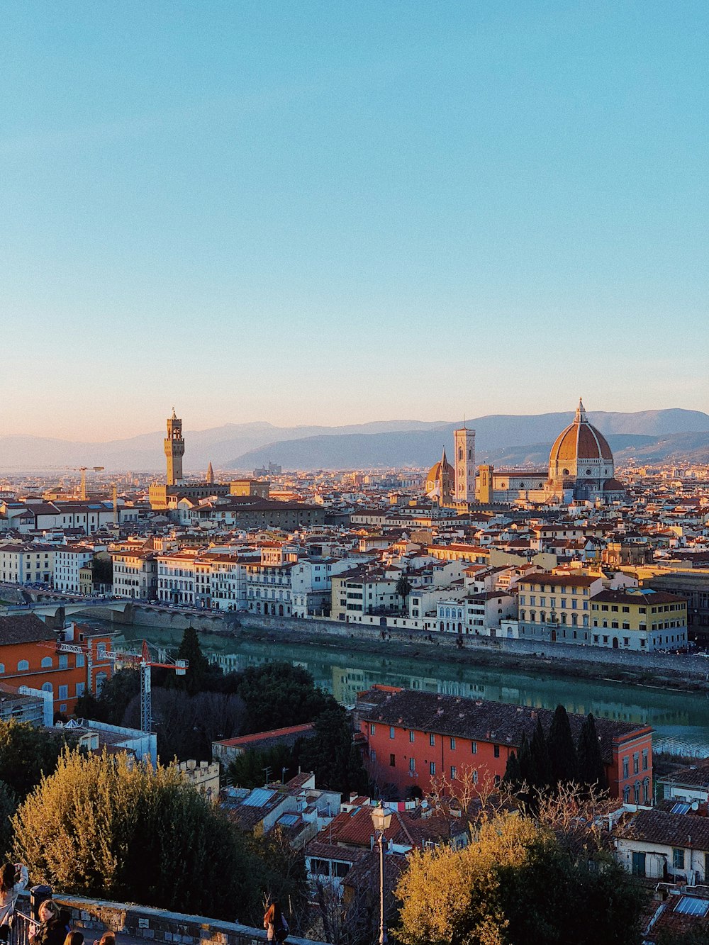 città durante il giorno