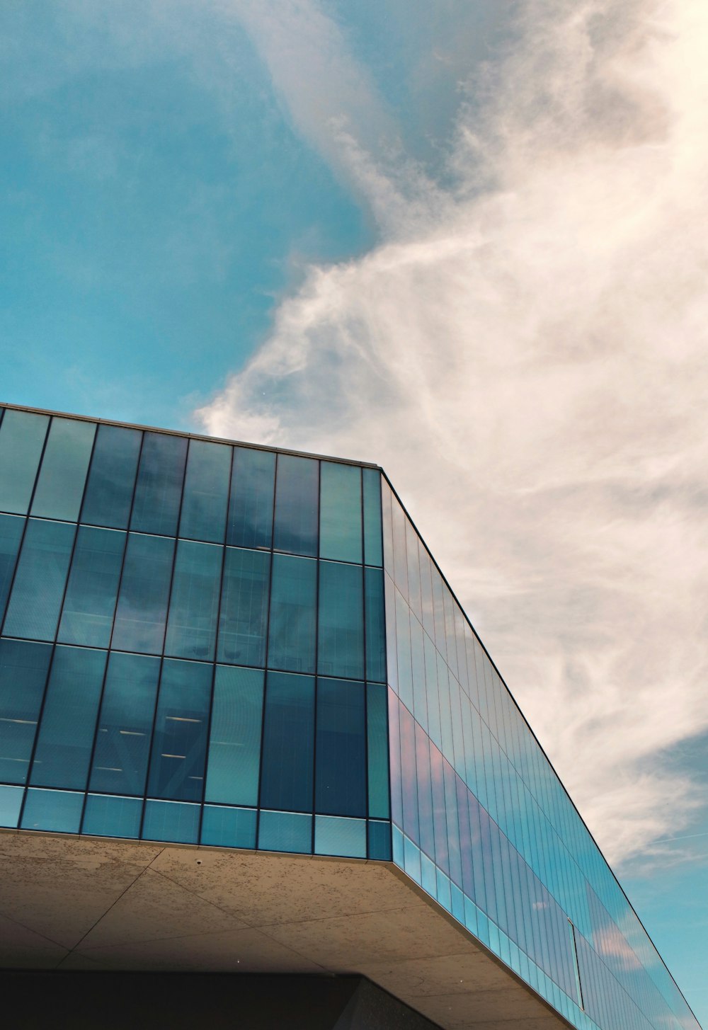 clear curtain wall during daytime