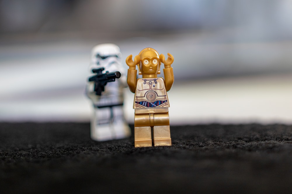 two Star Wars minifigs
