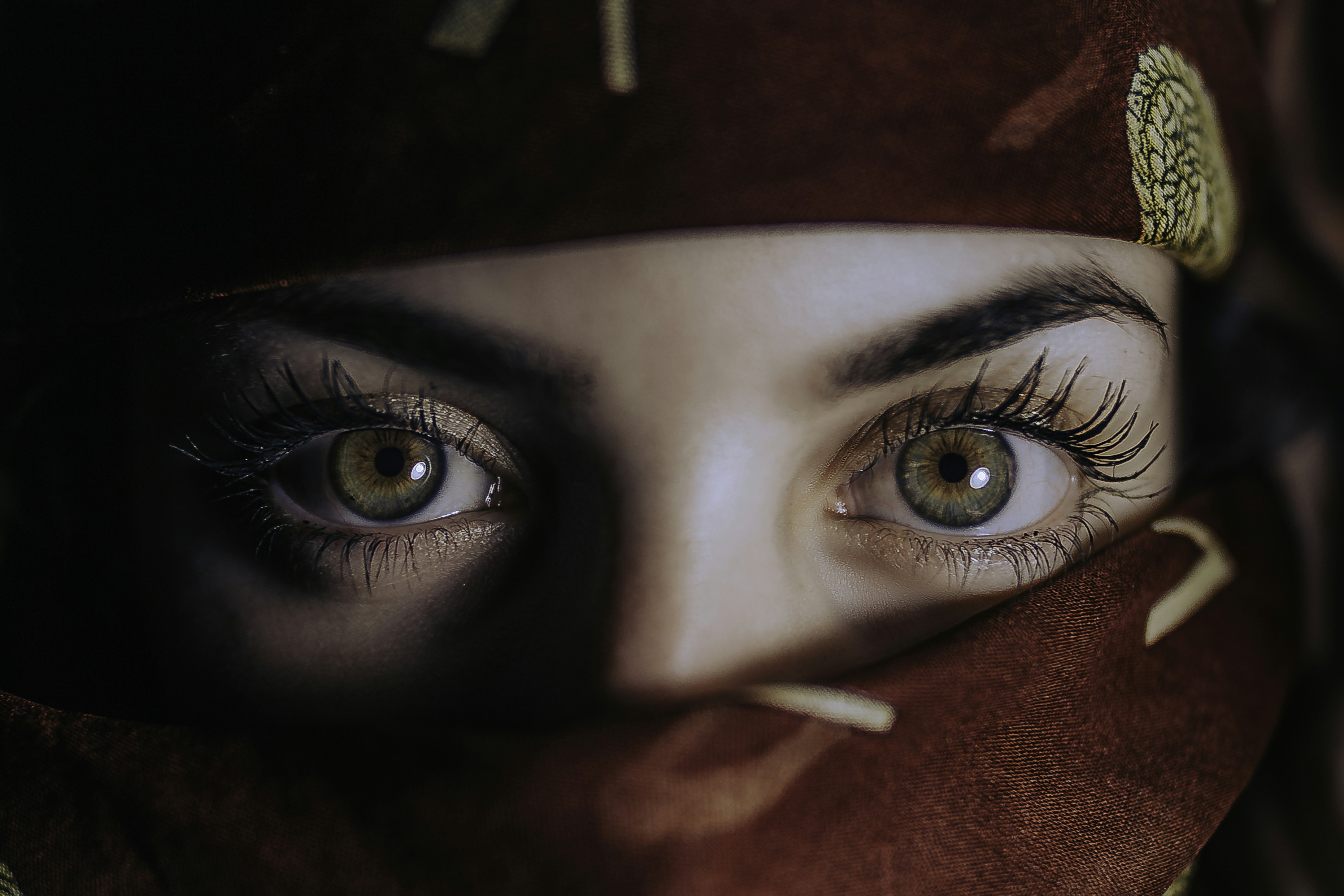 woman face covered with cloth photo – Free Apparel Image on Unsplash