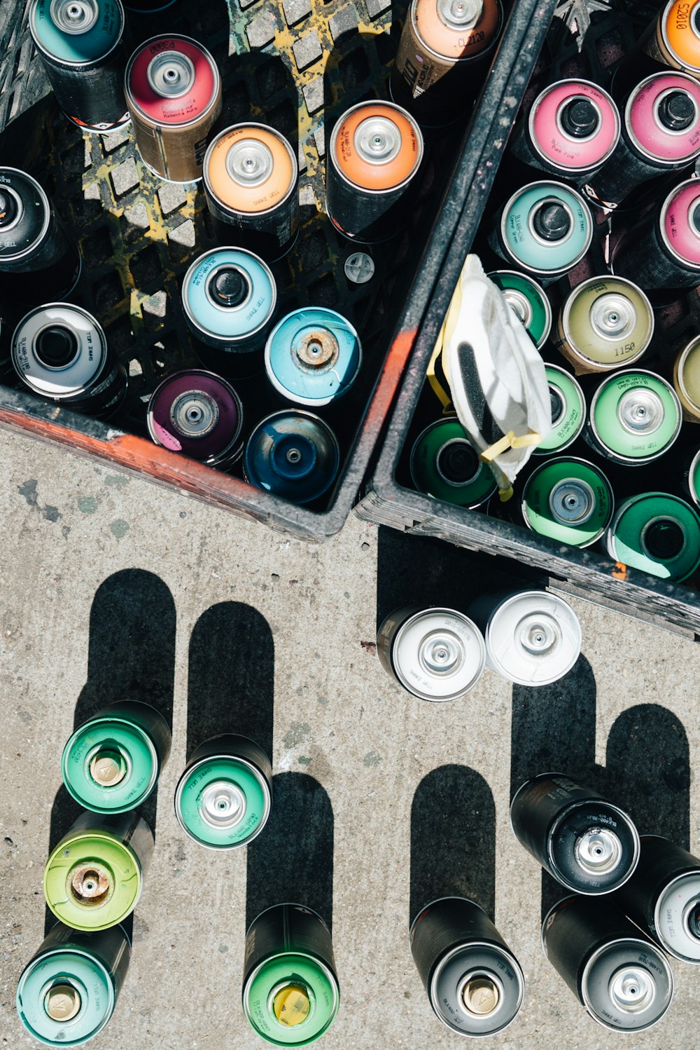 assorted-color paint can lot