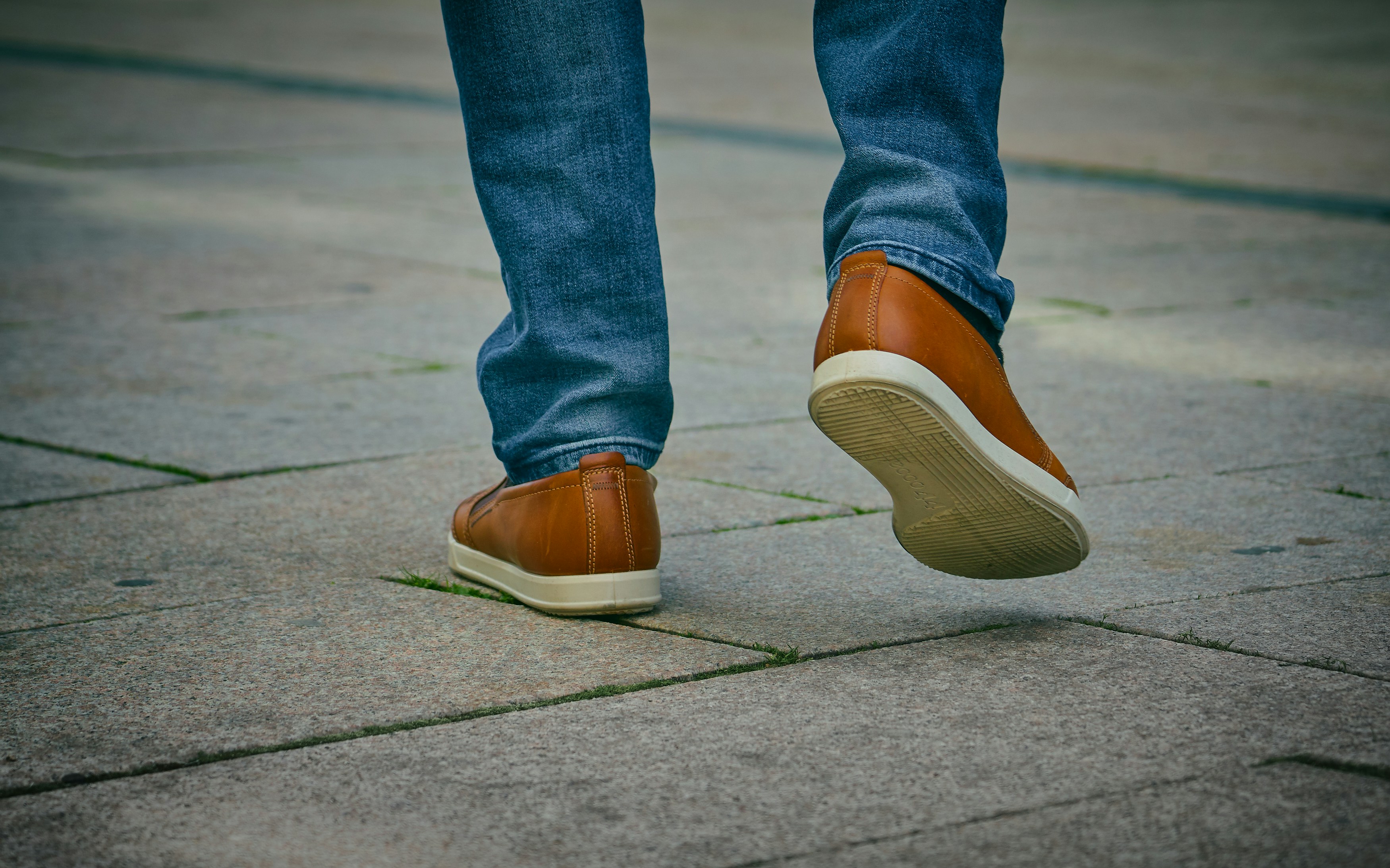 How FitFlop's Biomechanical Engineering Actually Works — And Why Your Feet Will Thank You