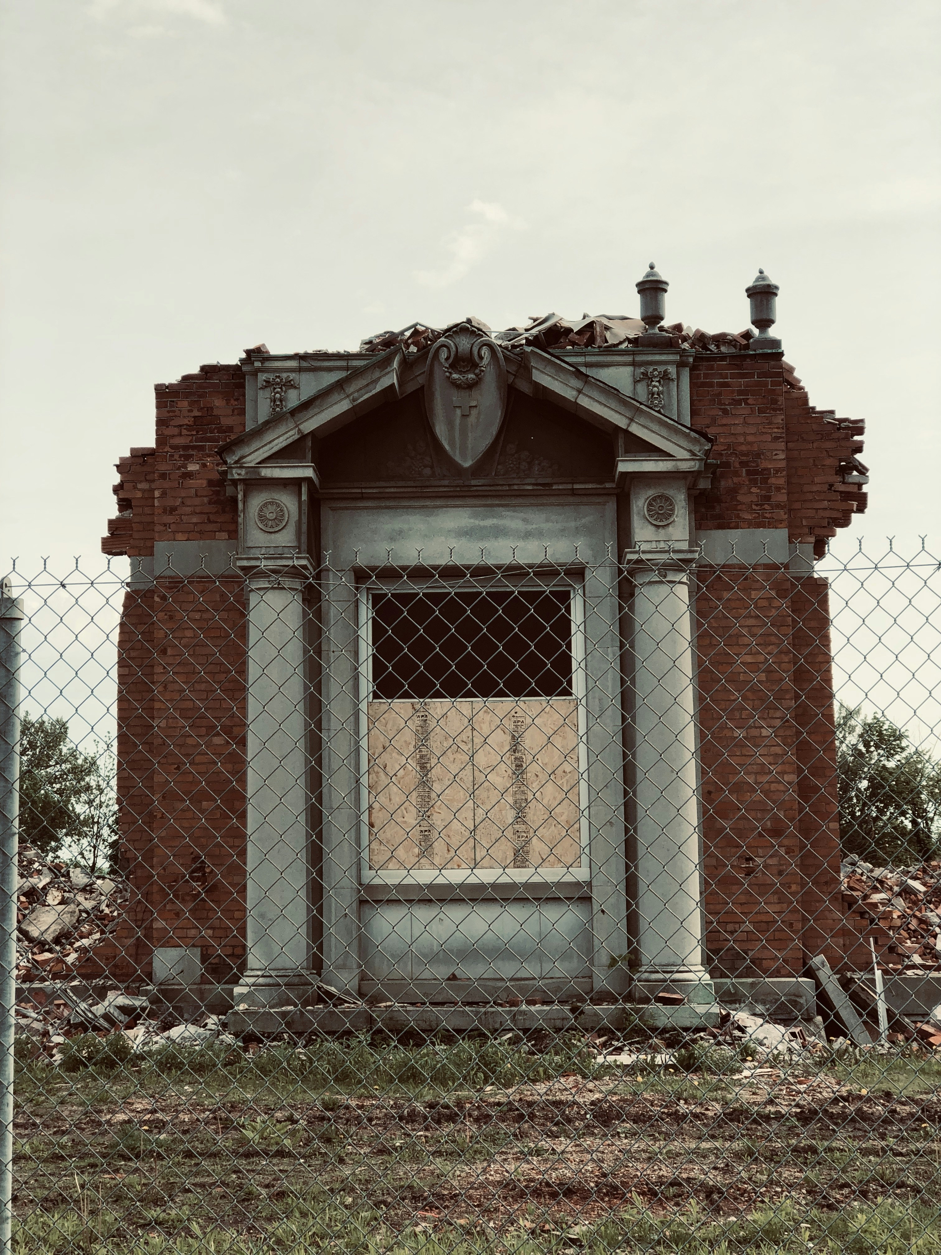 Confusão entre Tombamento e Demolição: O Caso da Igreja em Debate