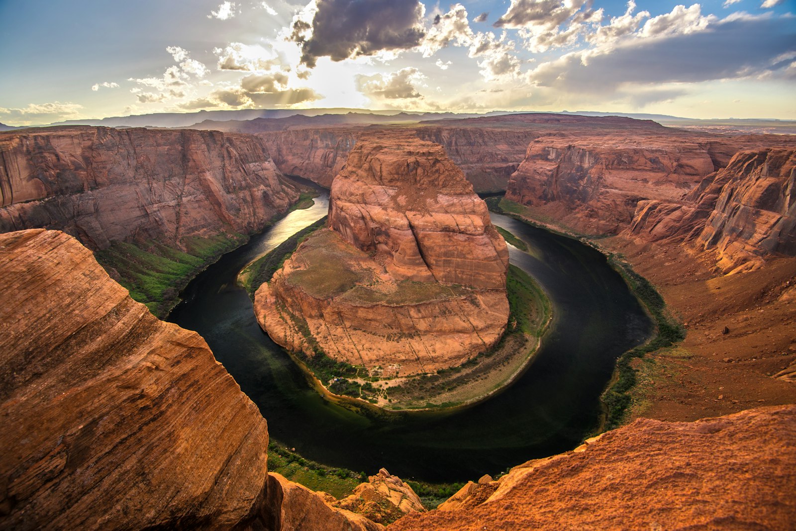 Nikon D610 + Nikon AF-S Nikkor 16-35mm F4G ED VR sample photo. Horseshoe bend photography