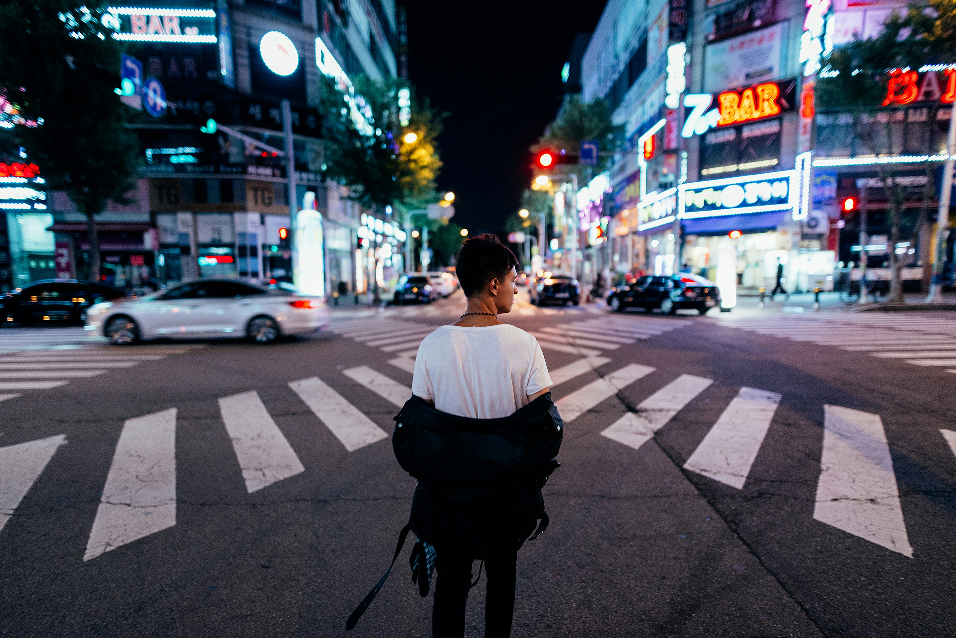 photo-1558860974-ba8d9e9bbdf6?ixid=M3wxM