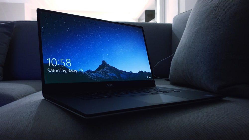 Với chiếc laptop Dell màu đen, bạn sẽ không chỉ sở hữu một chiếc laptop đẹp mắt mà còn có được sự tiện dụng tuyệt vời của Dell. Hãy thử tìm hiểu thêm về tính năng và đặc điểm của sản phẩm này để có trải nghiệm tuyệt vời.