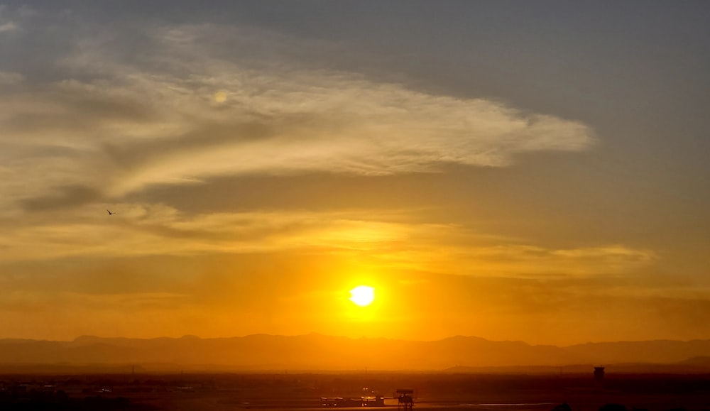 mountain under sunrise view