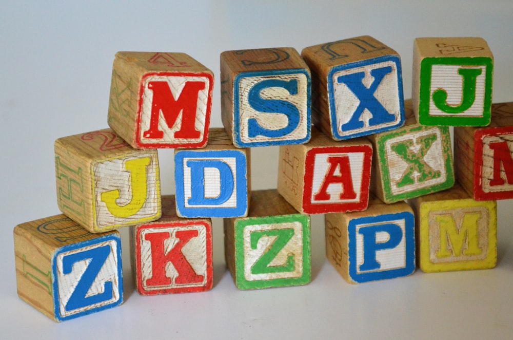 juguete de bloque de letras