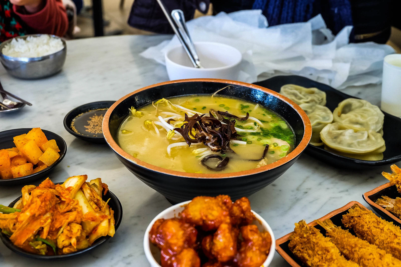 Quán ăn dak hanmari truyền thống ở Seoul