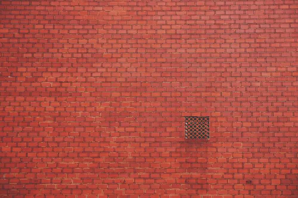 Mur de briques orange