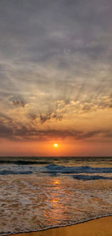 ocean during golden houir