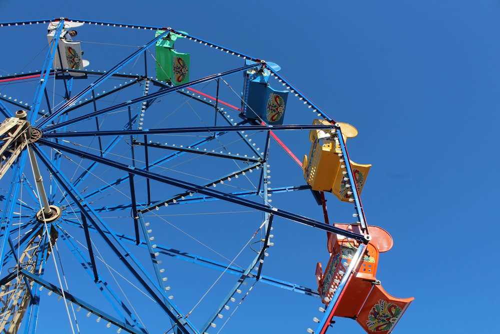 roda gigante de cores variadas