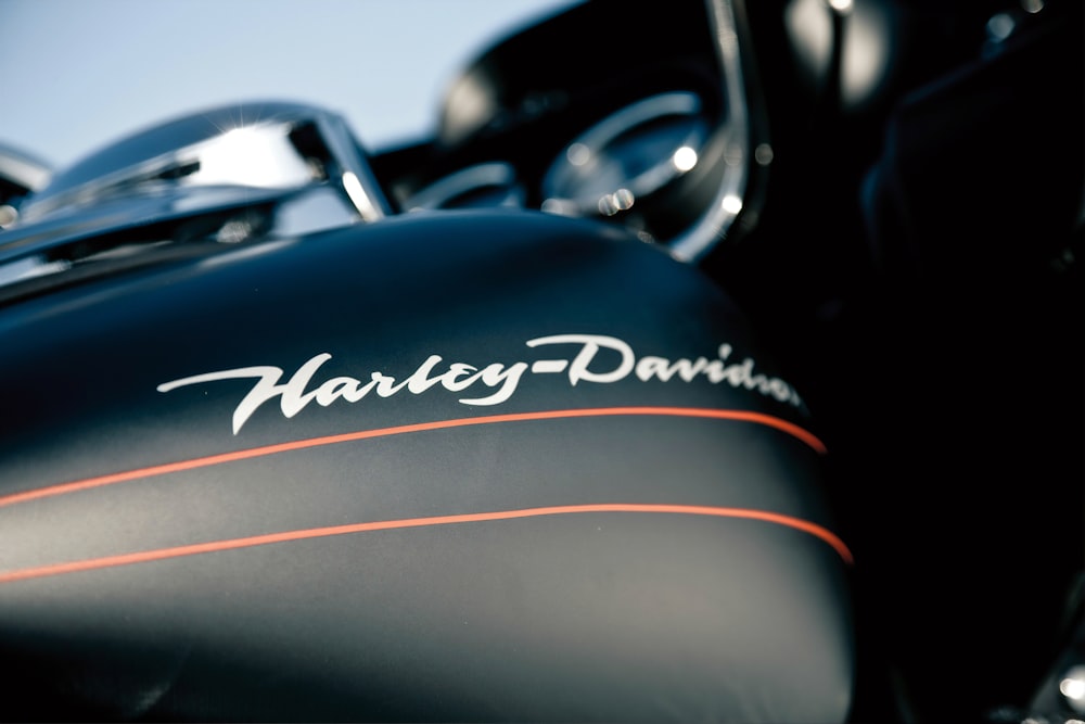 schwarzes Harley-Davidson Motorrad
