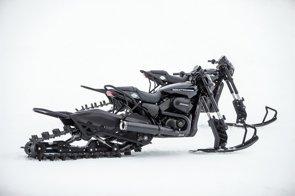 Schwarzes Schnee-Motorrad