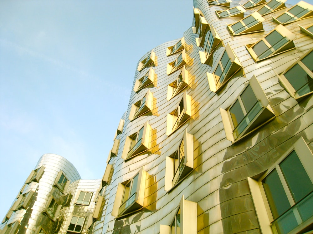 brown concrete building