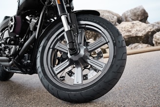 closeup photography of black motorcycle