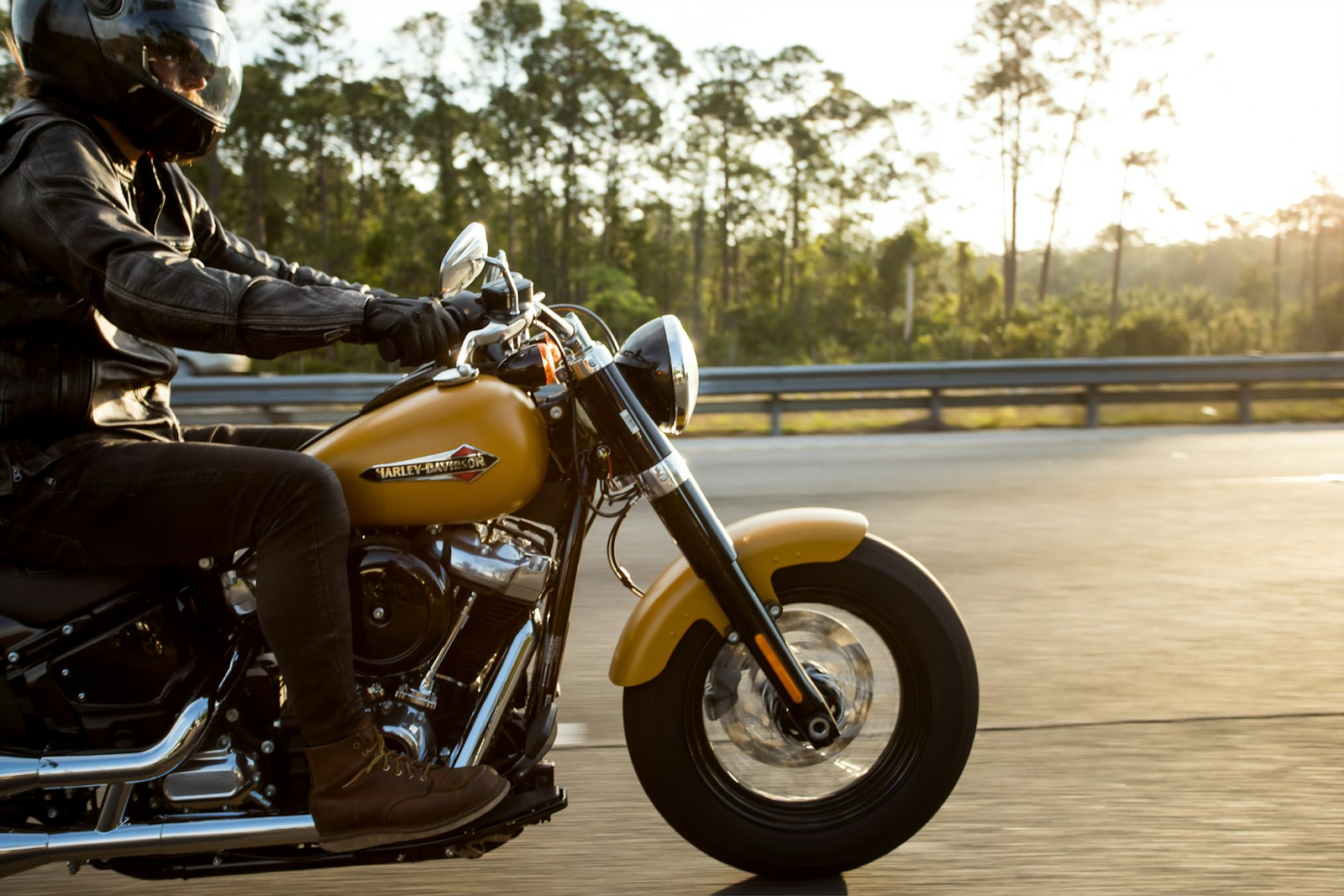 Canon EOS 5D Mark IV + Canon EF 17-40mm F4L USM sample photo. Man riding motorcycle photography photography