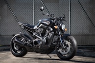 close-up photography of black motorcycle
