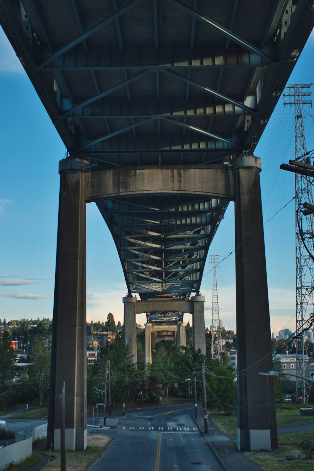 grey concrete bridge