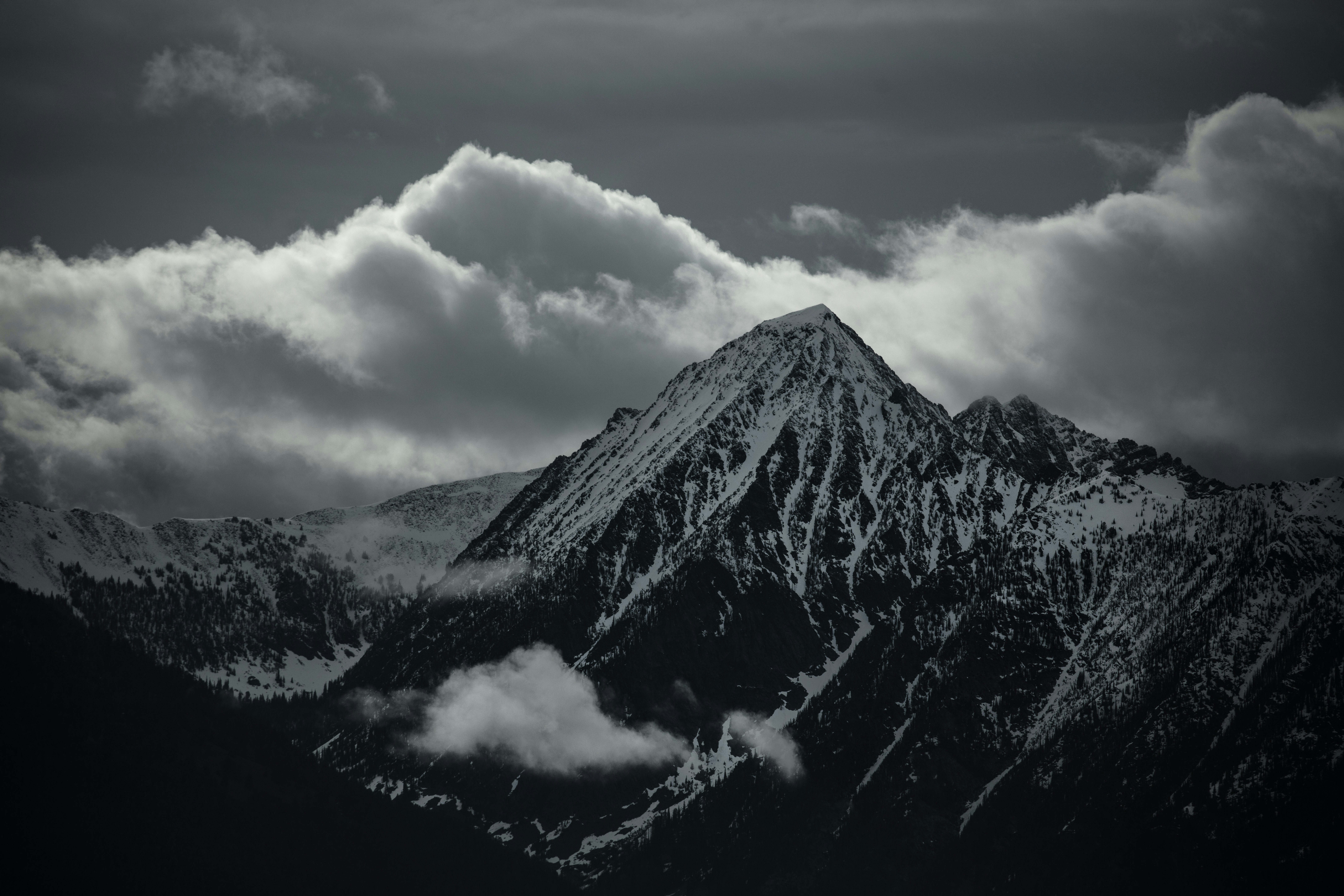 Photo by worldsbetweenlines