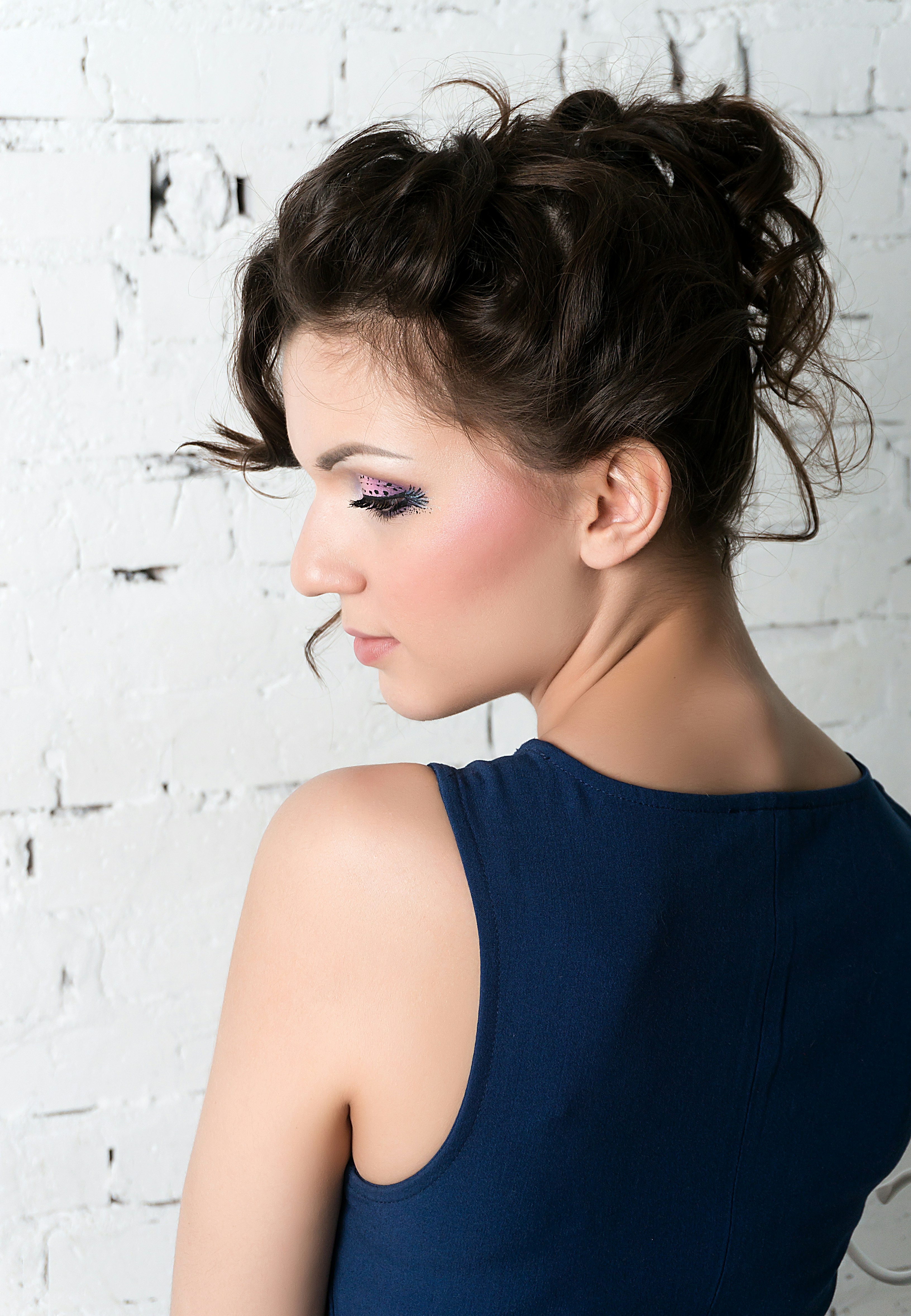 Woman Looking On Her Left Side Photo Free Make Up Image On Unsplash