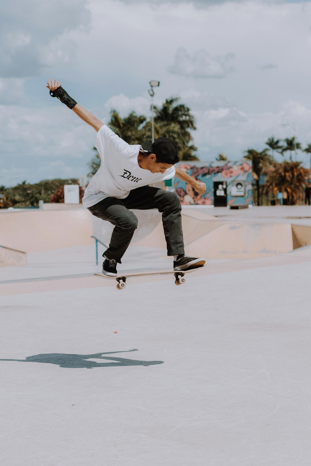 man playing skateboard during daytime