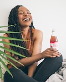 Happy patient sharing their success story with Salud Medicinal