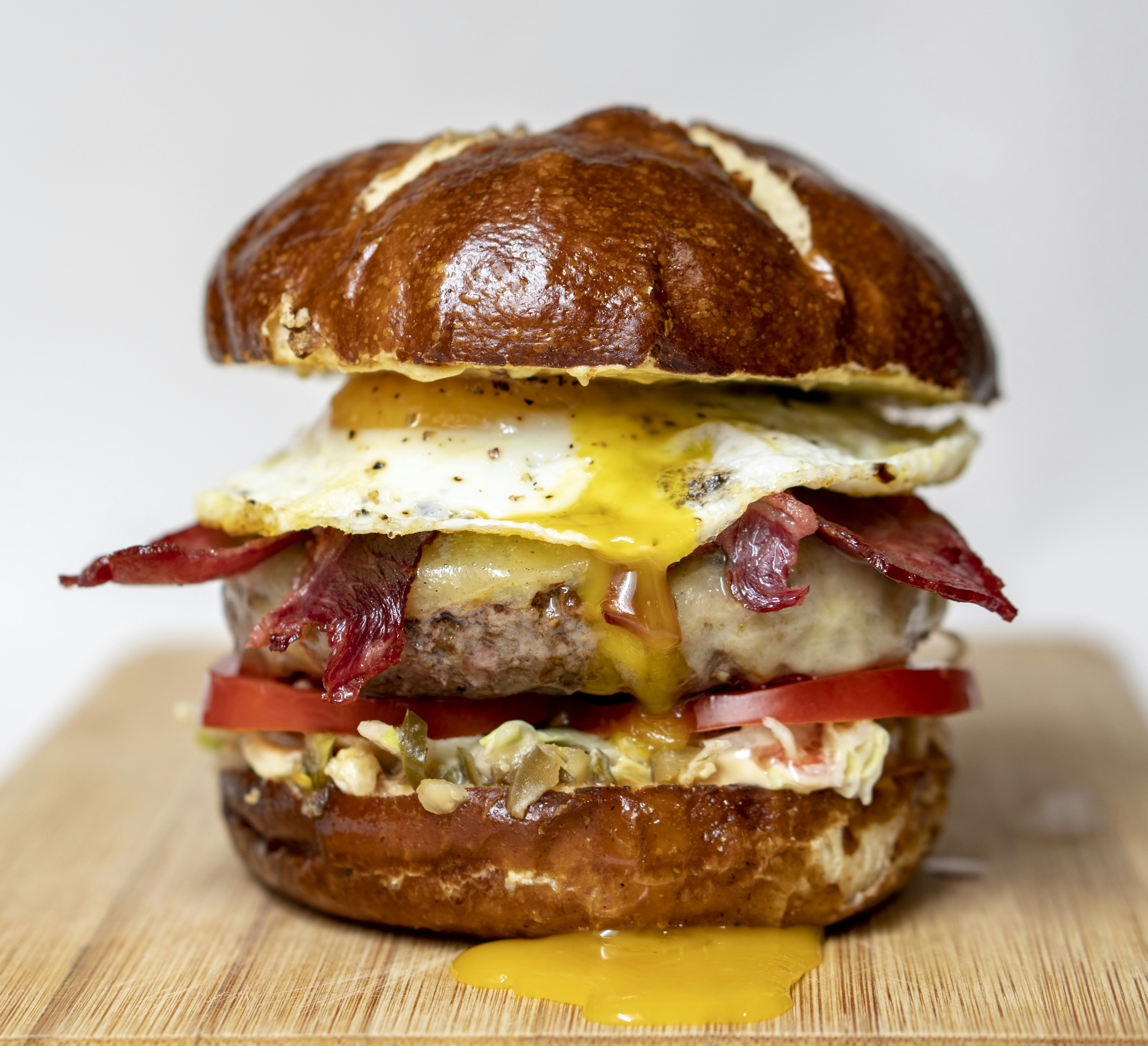 Notre burger spécial au fromage de chèvre.