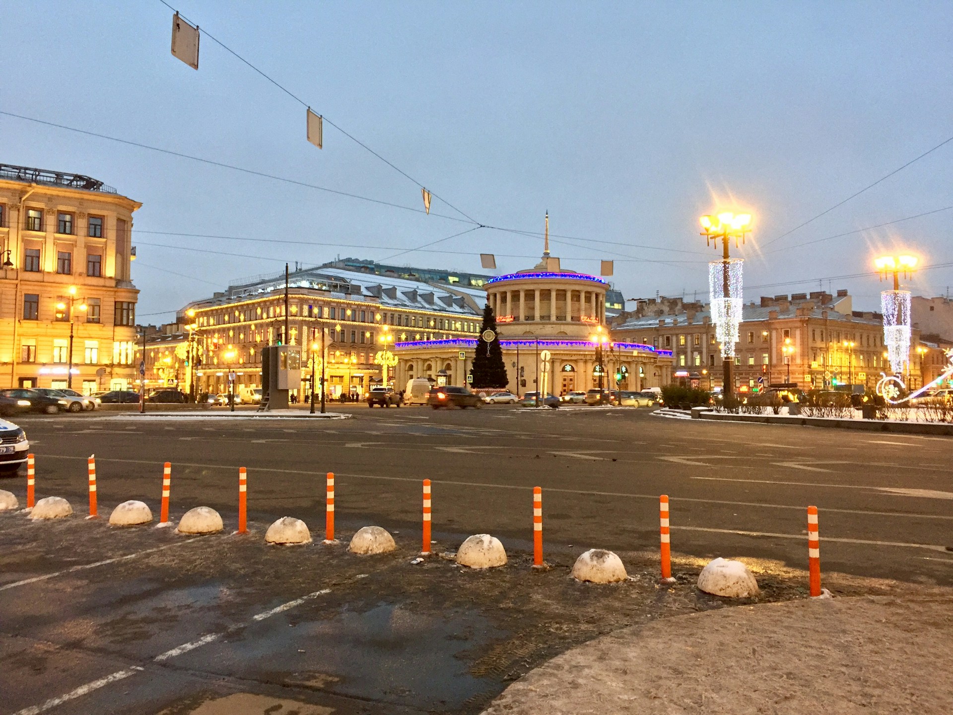 black and brown leather padded tub sofa