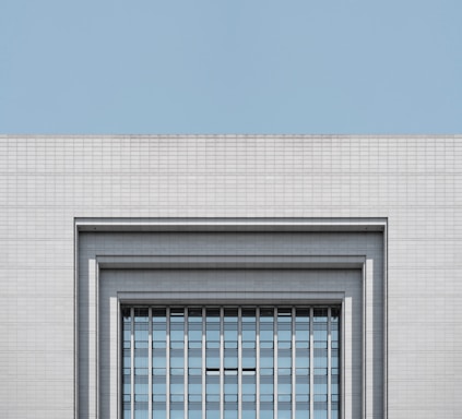 gray concrete building