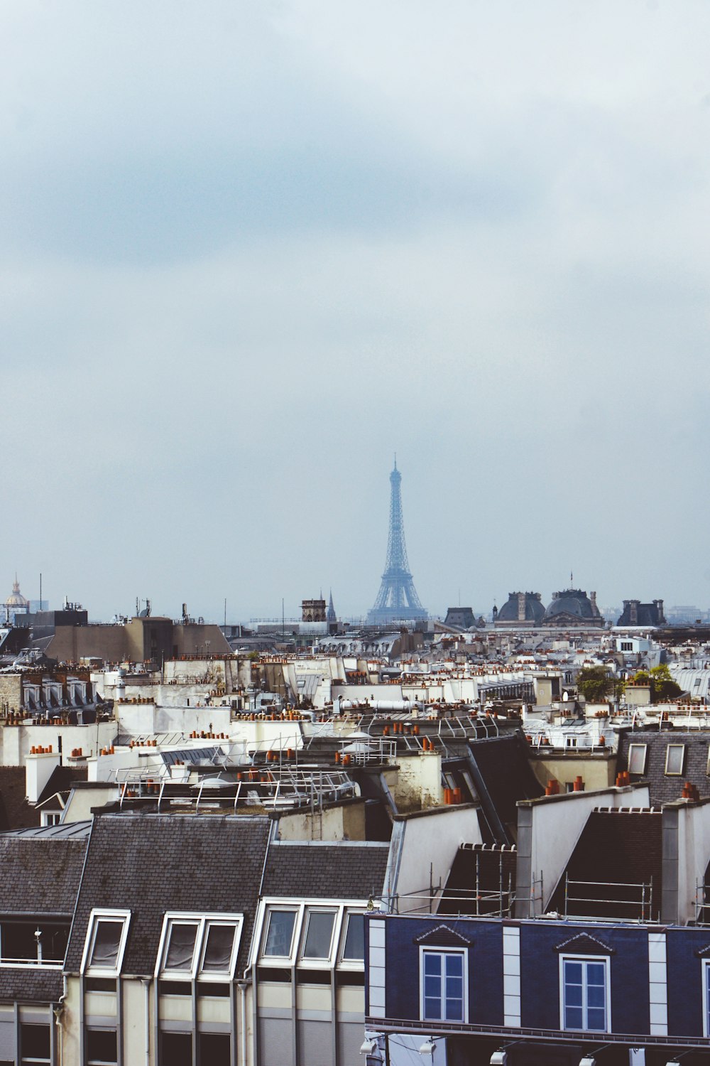 houses near Eiffel Tower during daytime