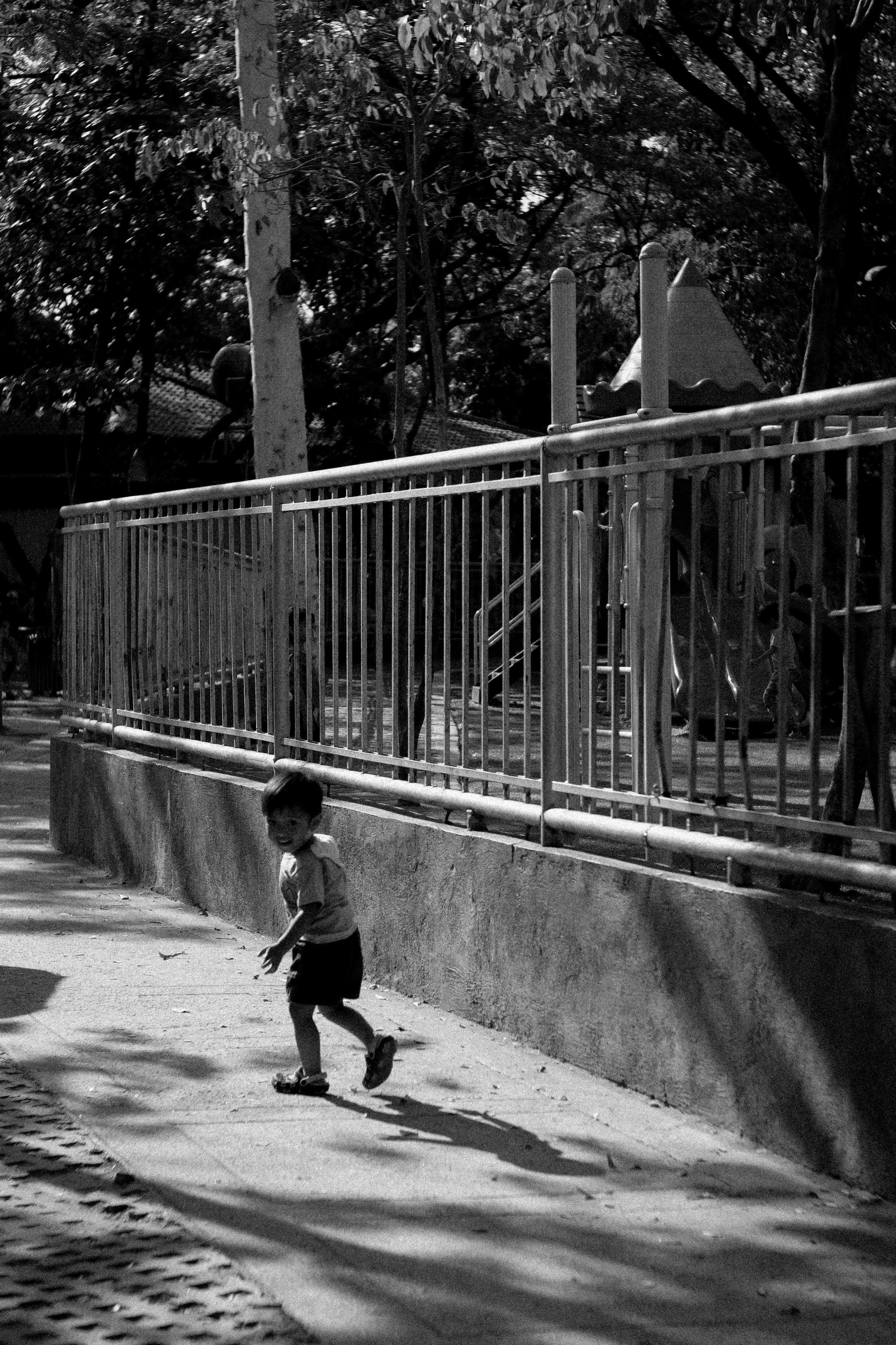 I took a photo walk a couple of days ago. I didn’t bring home too many photos. This view caught my eye despite its randomness. I was happy to found a place where there was just one color in the frame :)