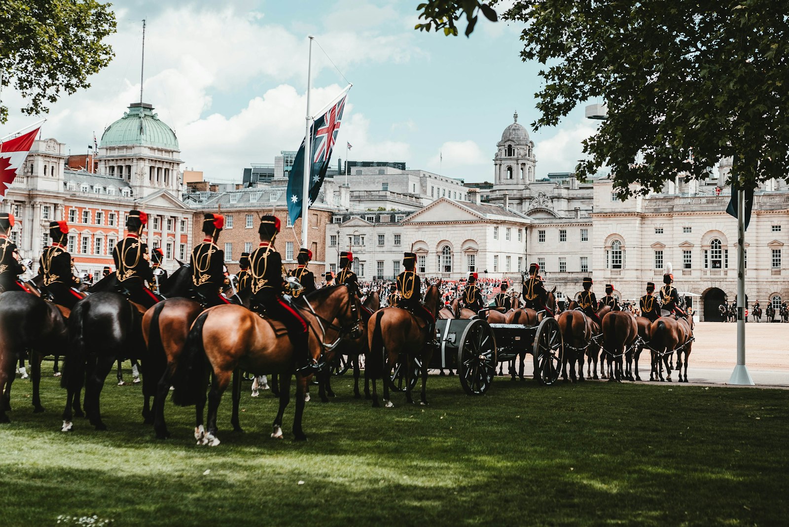 Sony a7S + Sony Sonnar T* FE 55mm F1.8 ZA sample photo. Soldiers on horses in photography