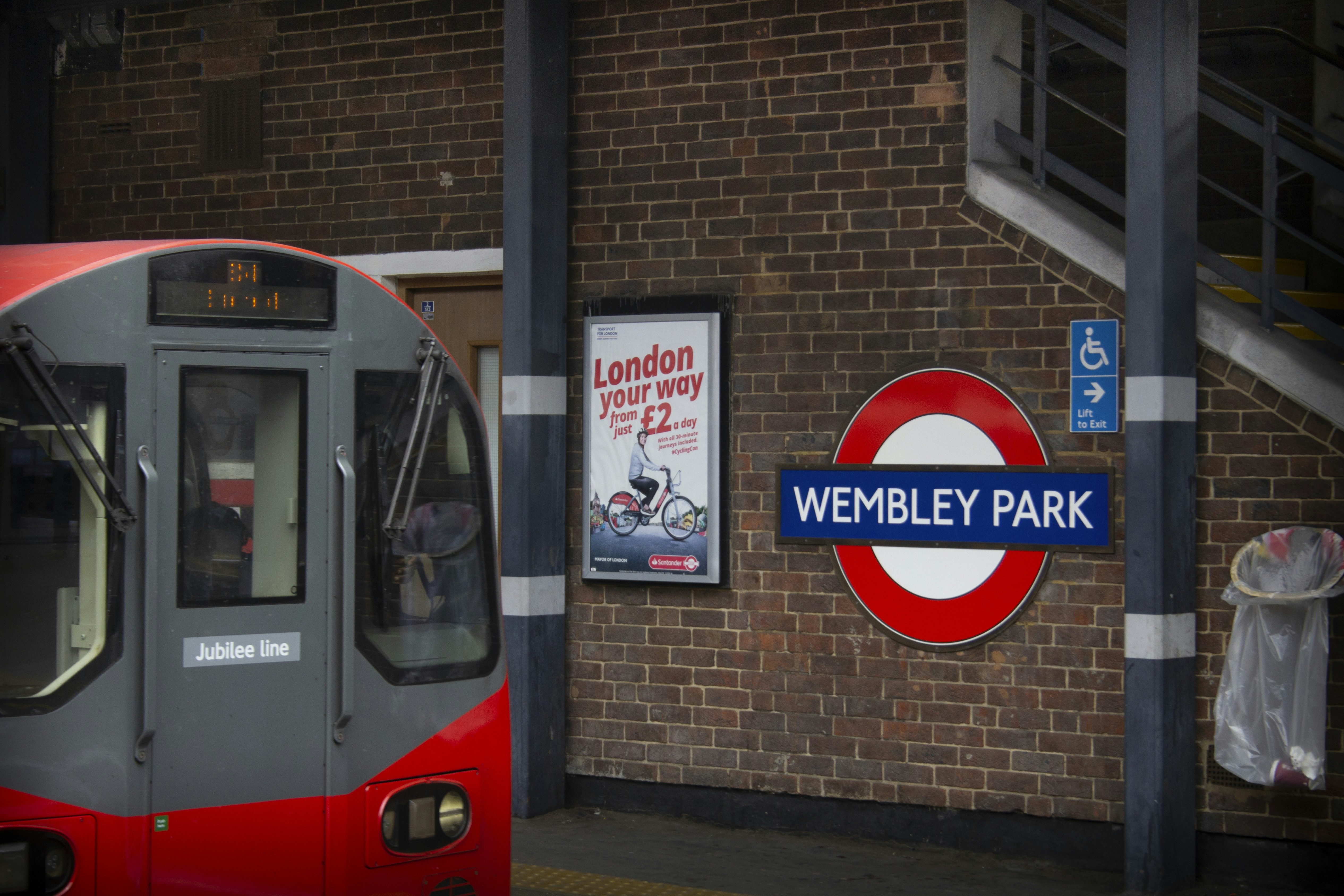 gray and red train at wembley park photo – Free Bus Image on Unsplash