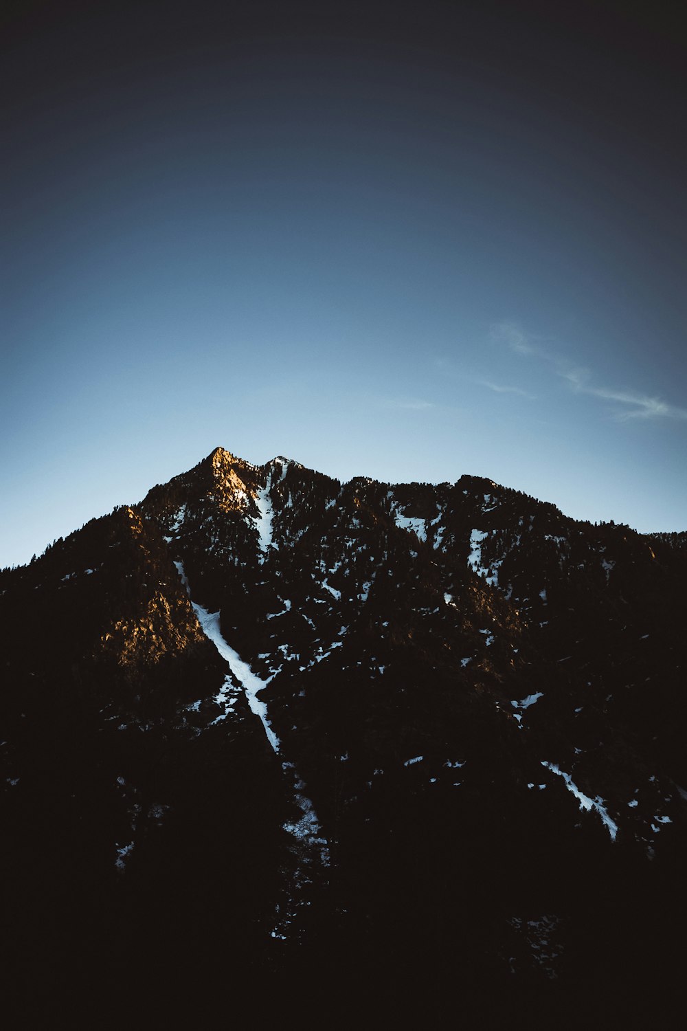 Vue sur la montagne pendant la journée