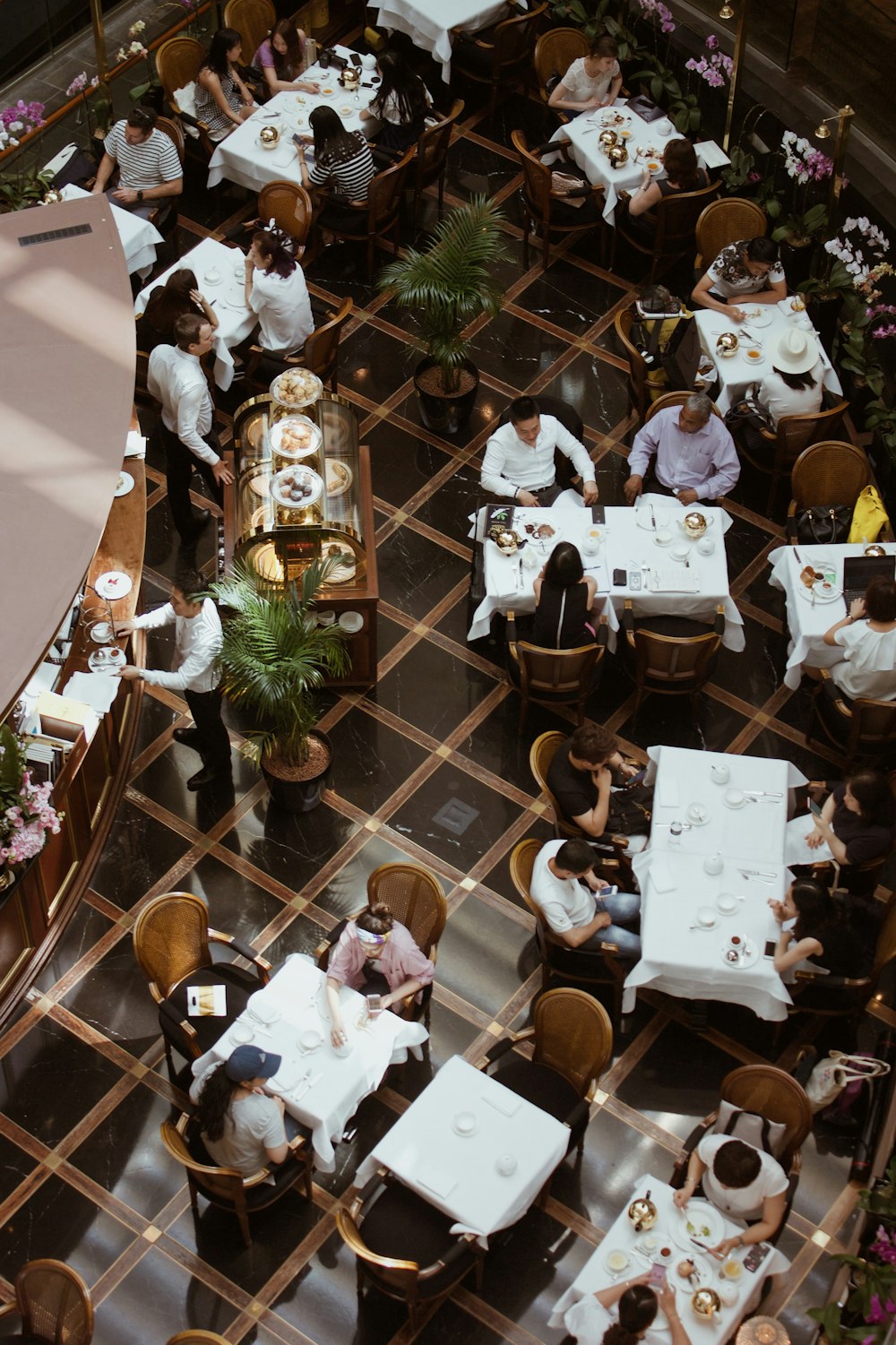 Gente en el restaurante