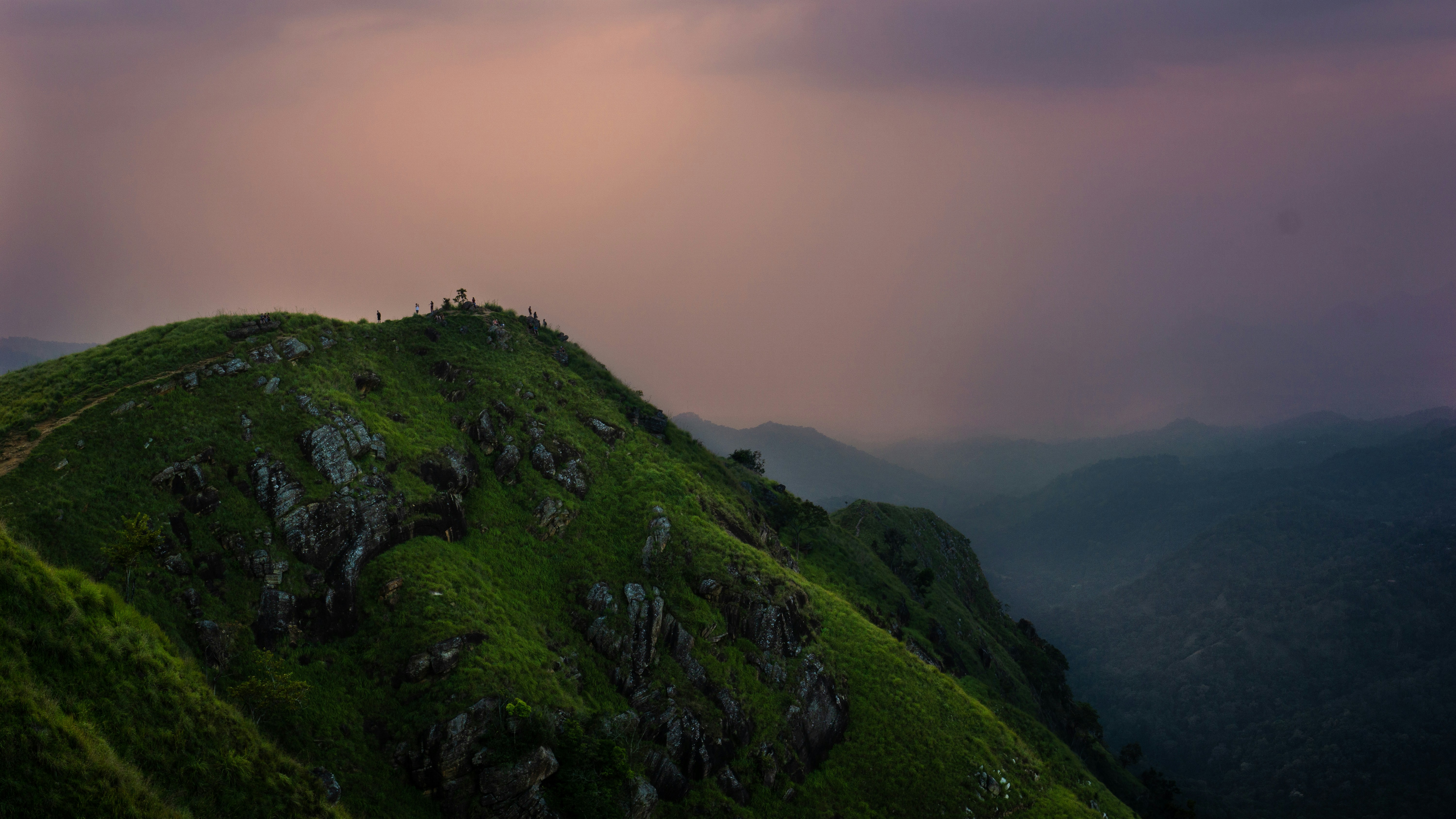 brown and gray mountain