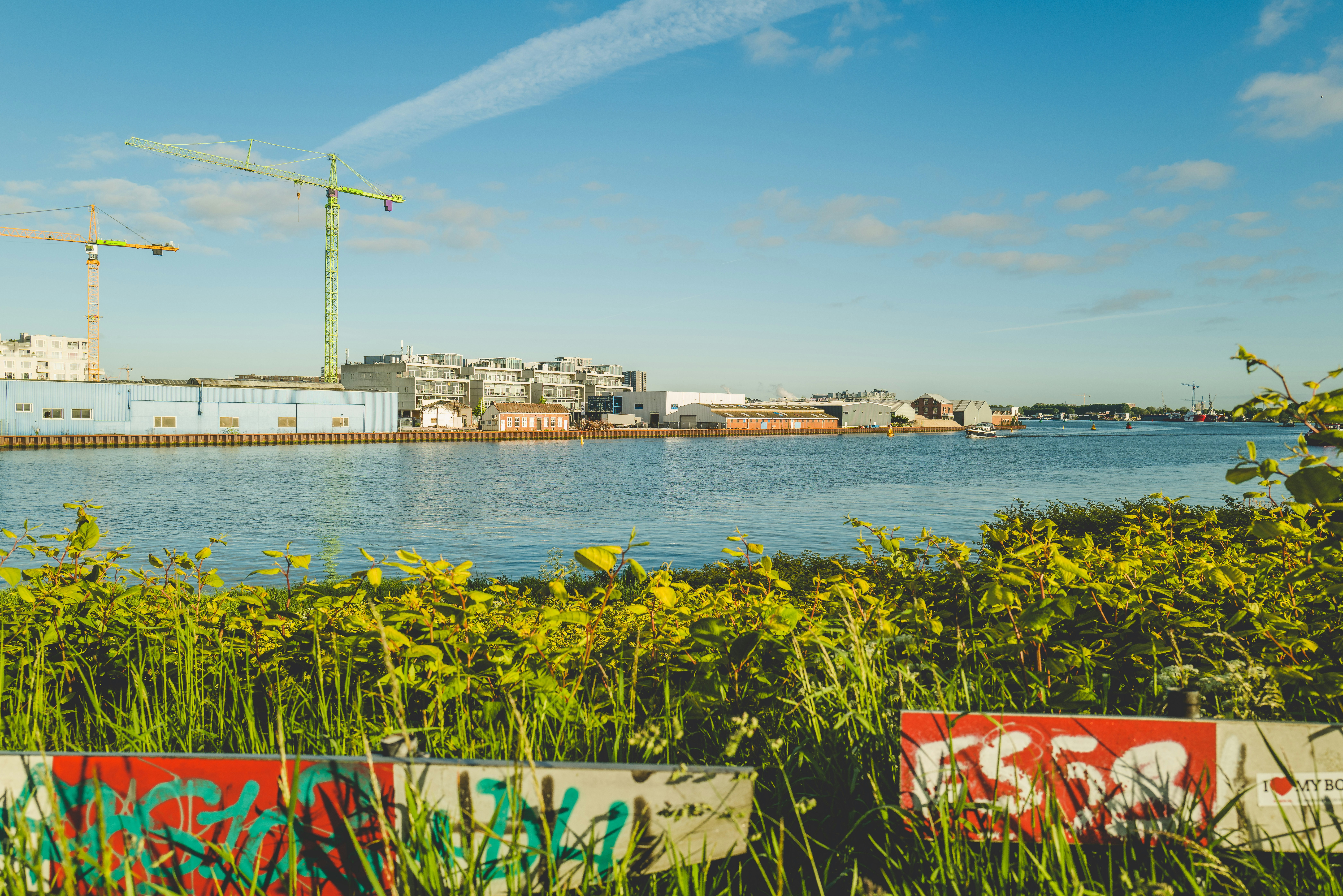 Cuerpo de agua frente al muelle