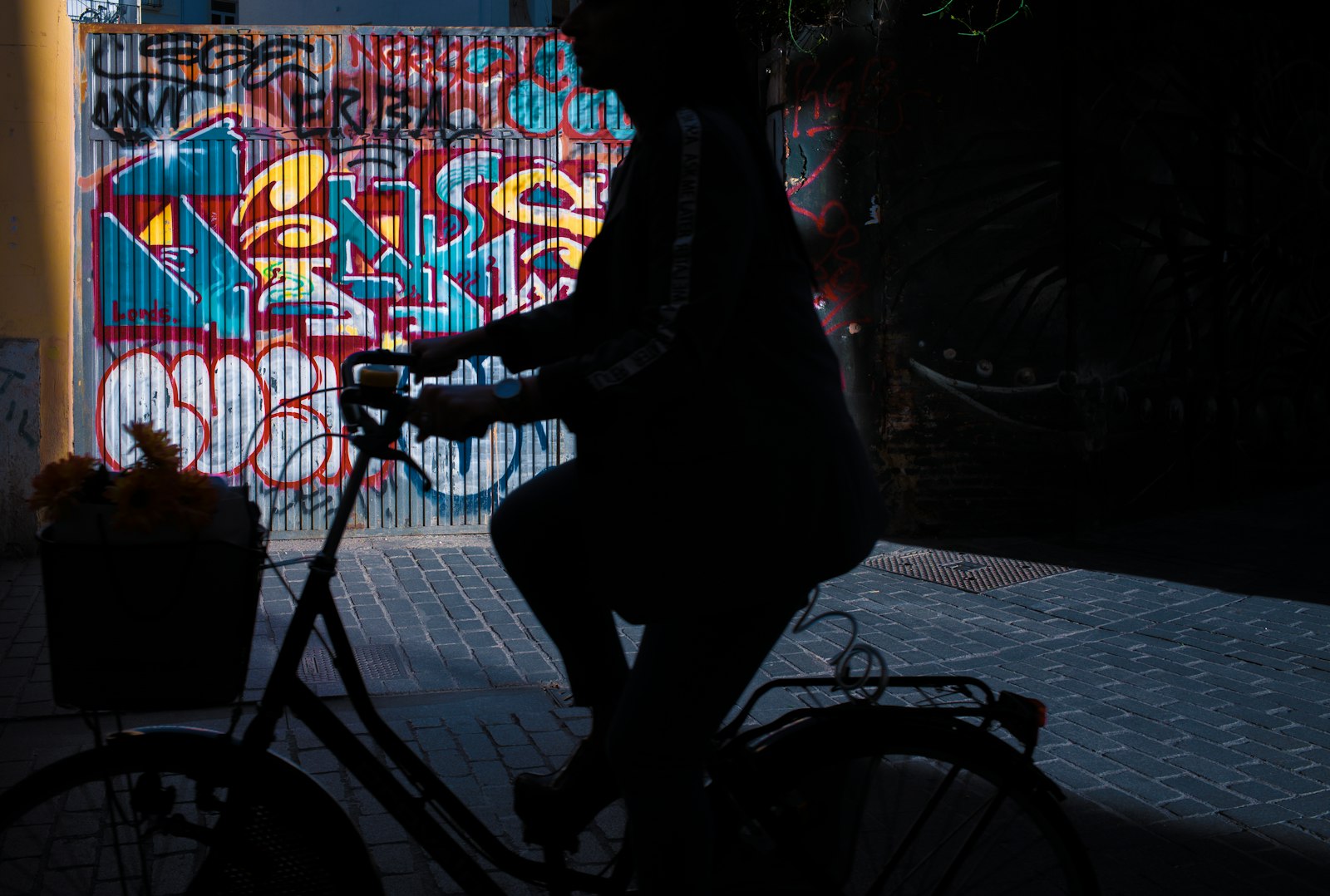 Summicron-M 1:2/35 ASPH. sample photo. Colorful graffiti on a photography