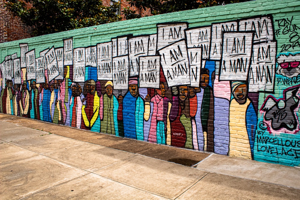 people graffiti during daytime